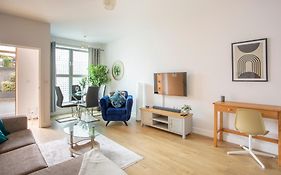 1 Bed Apartment - Redhill Central, Surrey, Gatwick #2